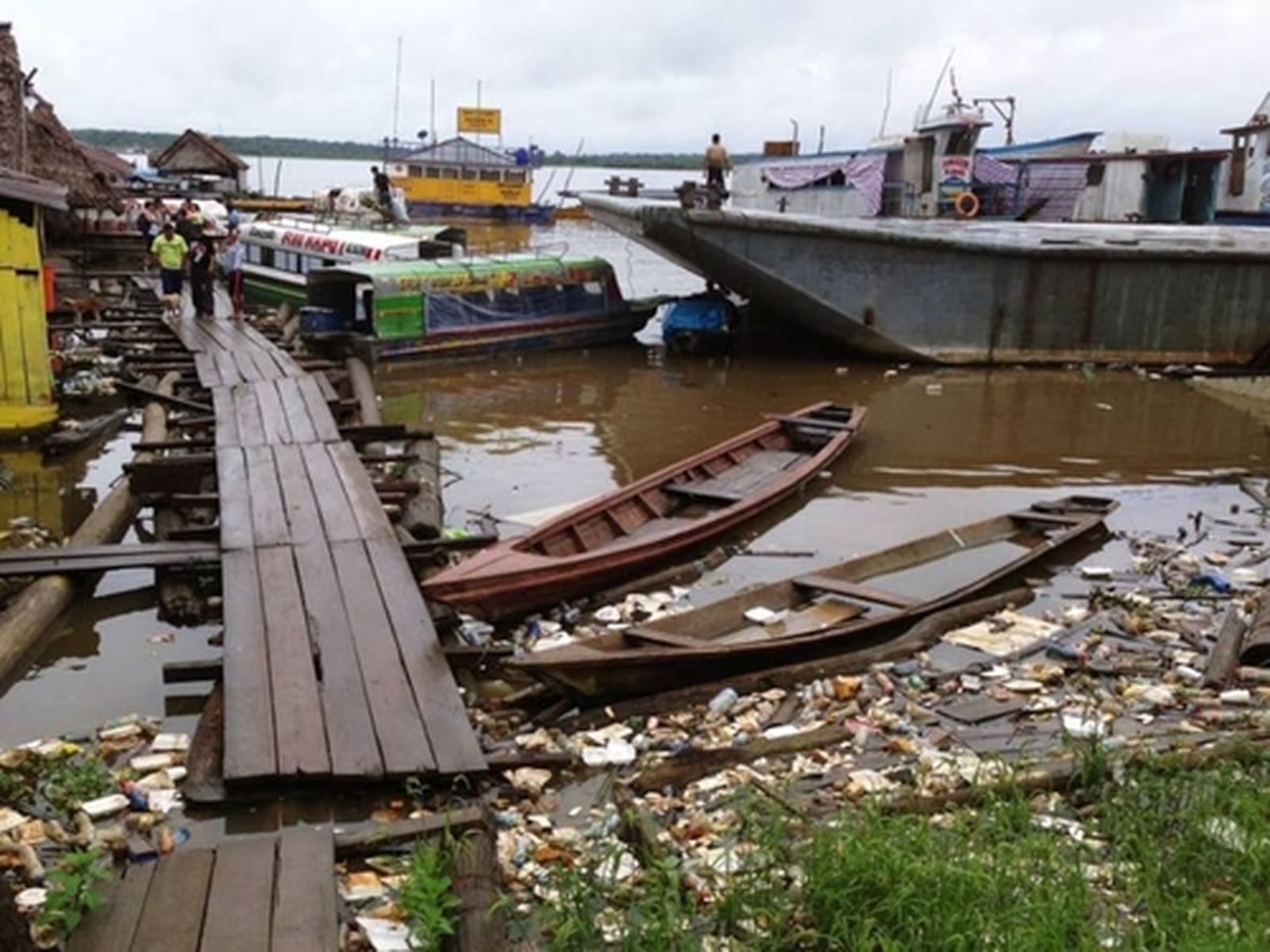 Contaminación en Iqutos - Perú