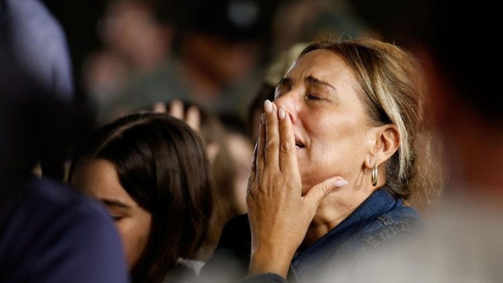 Ceremonia de encendido de velas en el Muro de las Lamentaciones, en la Ciudad Vieja de Jerusalén