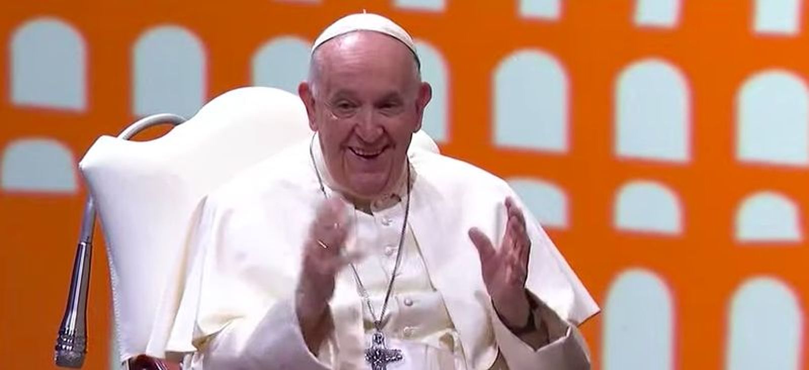 El Papa sonríe en Asís