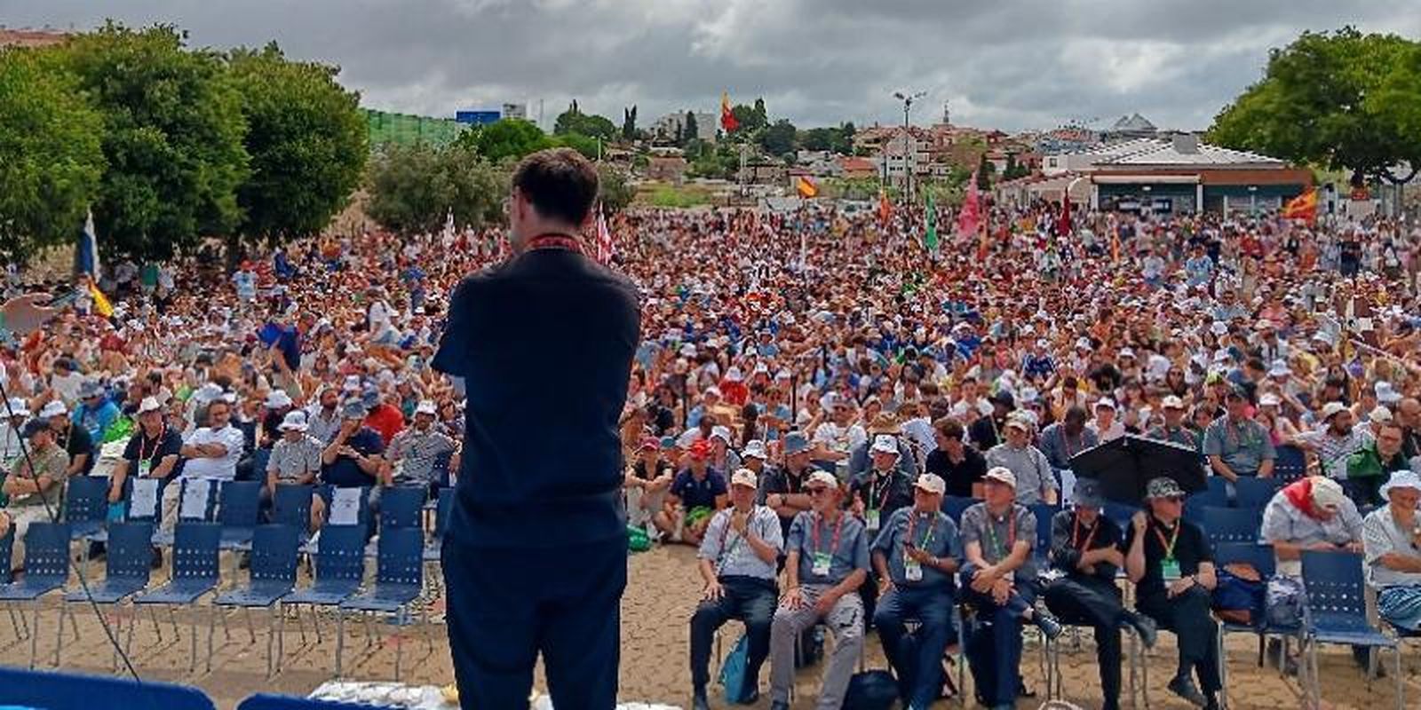 José Cobo, ante los jóvenes madrileños desplazados a la JMJ de Lisboa