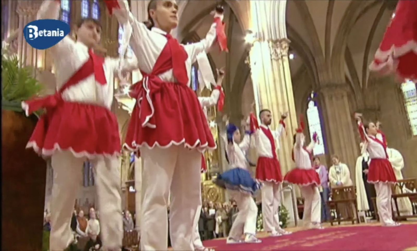 Los danzares, en el presbiterio