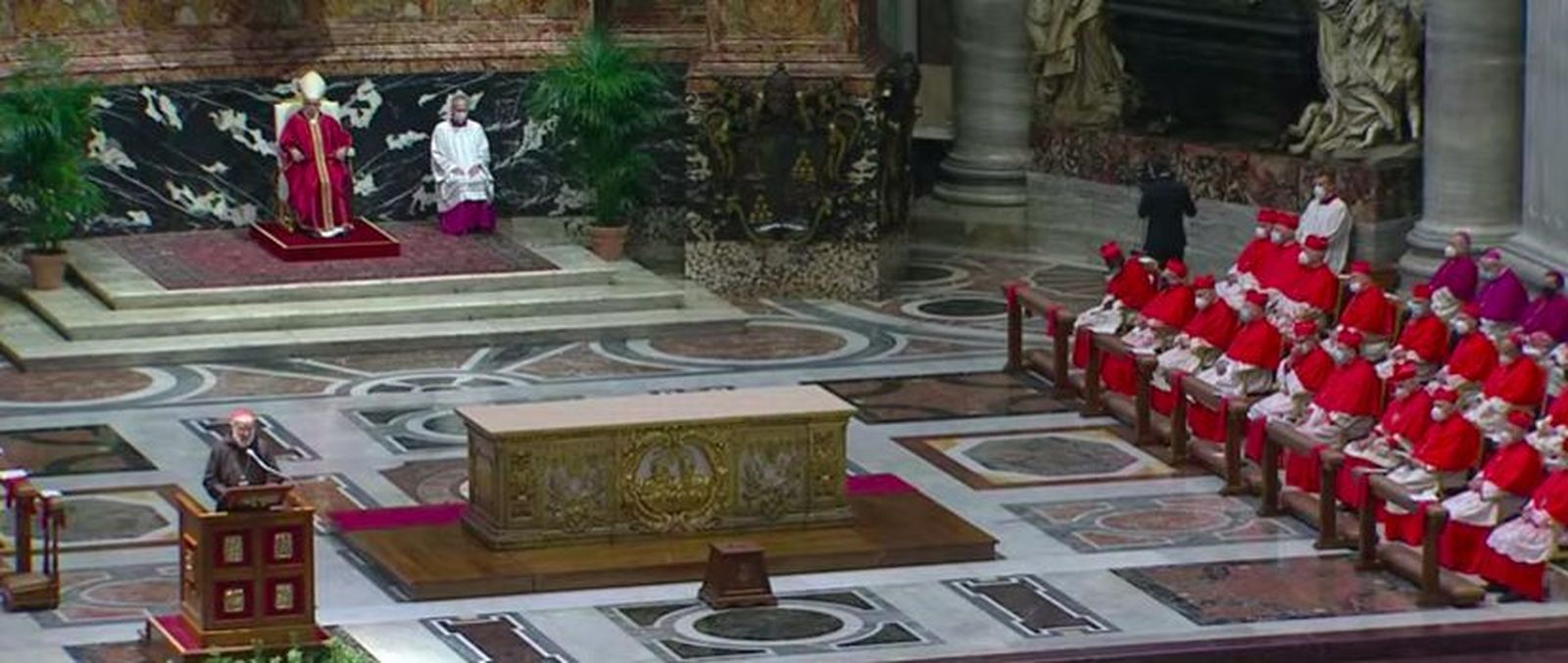 Cantalamessa, el Papa y los cardenales