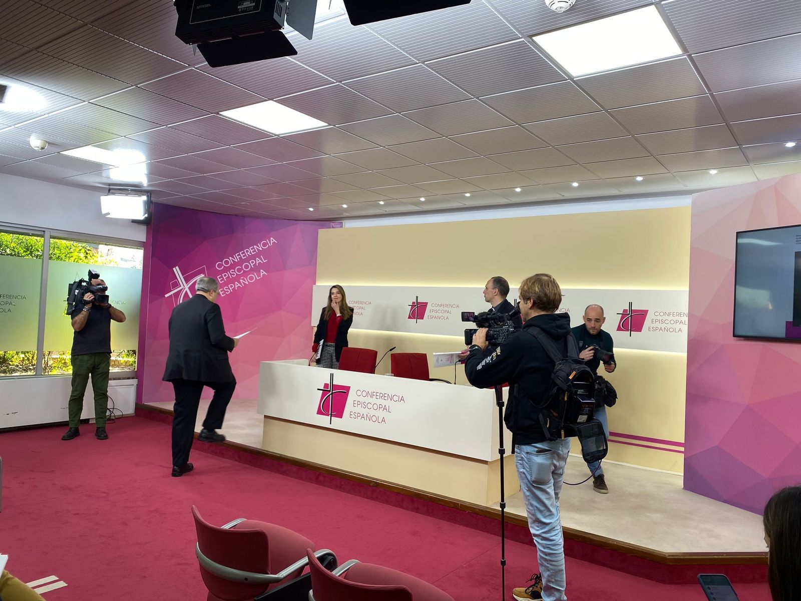 Presentación de la Memoria de la CEE