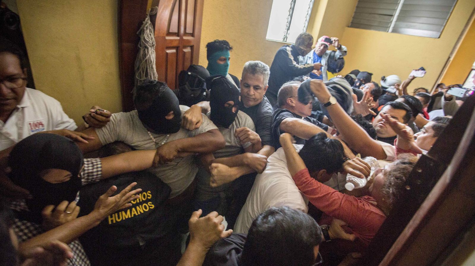 La Iglesia abandona la mediación en Nicaragua tras sufrir ataques de militares