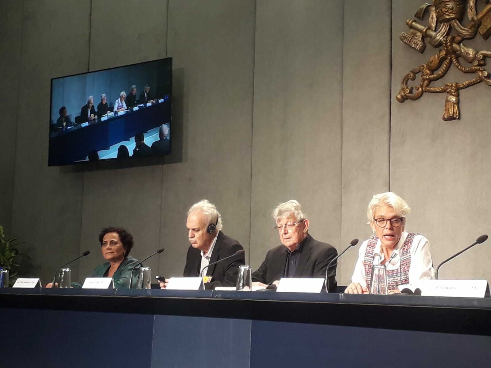 Los participantes en el breafing de hoy