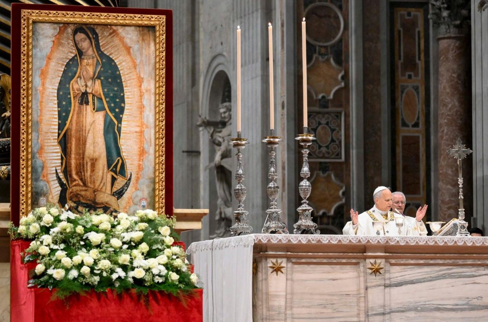 León XIV preside la santa misa en la Fiesta de Nuestra Señora de Guadalupe en diciembre de 2025 en San Pedro