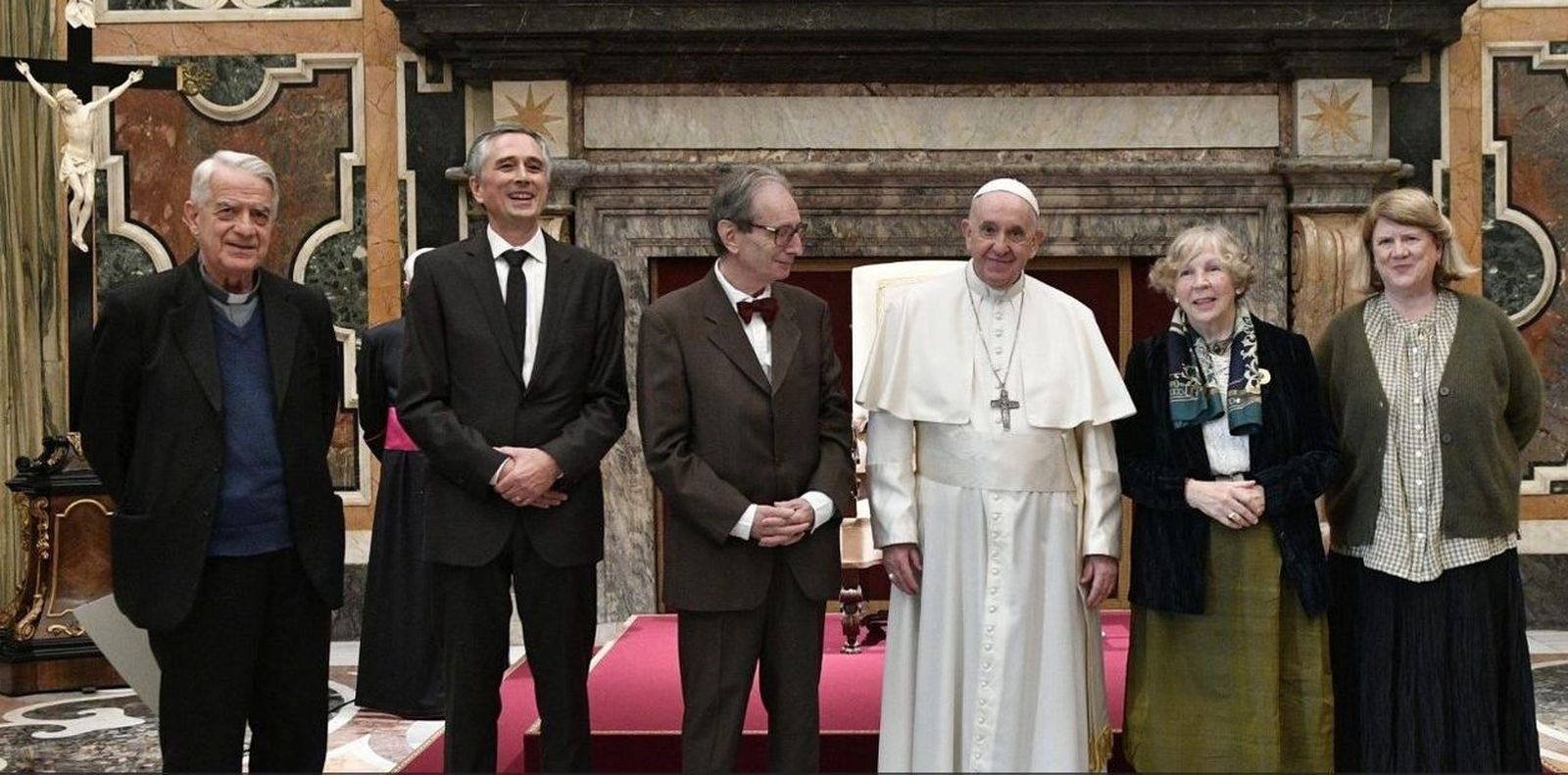 Francisco entrega los premiso Ratzinger