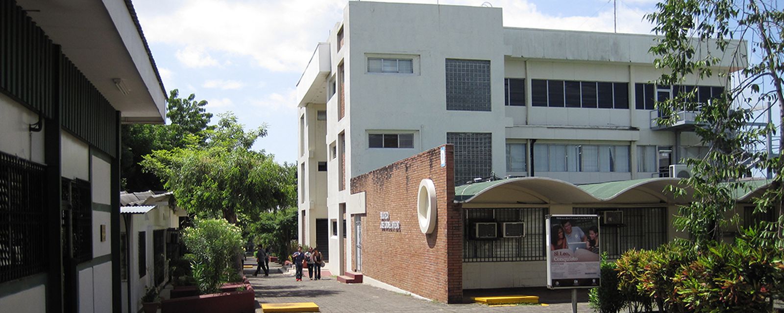 Edificio de la biblioteca de la Universidad Centroamericana en Managua