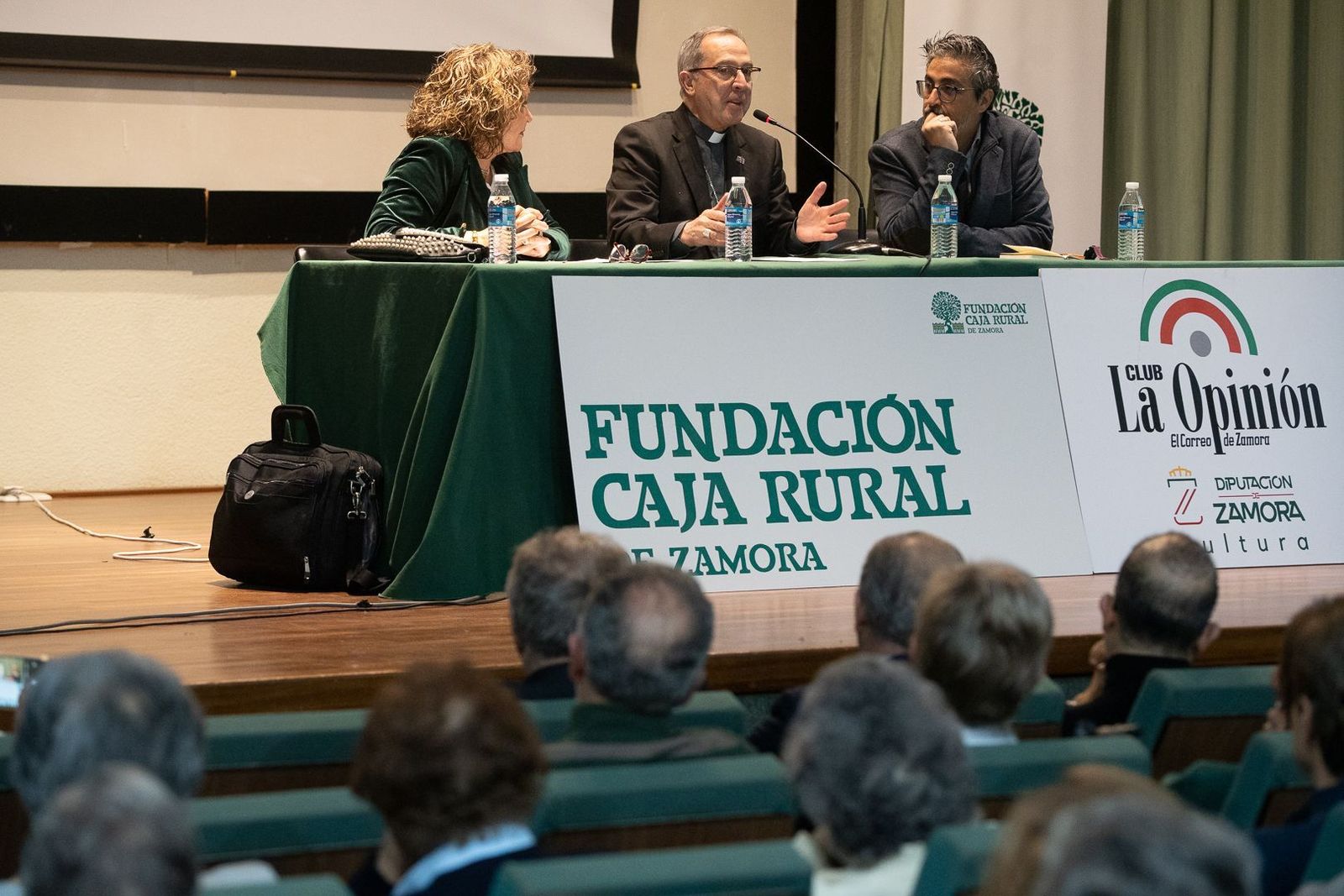 Valera, junto a Bastante y Ferreras
