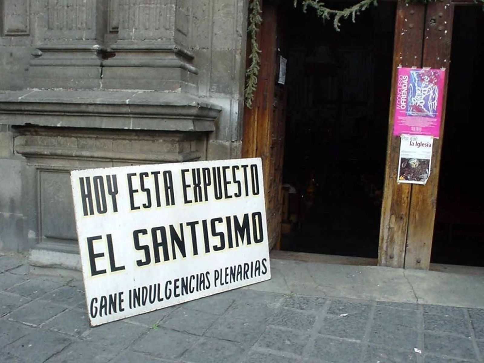 "Somos su Iglesia, de ladrones, zaqueos, pablos fariseos fanáticos... pero somos suyos"
