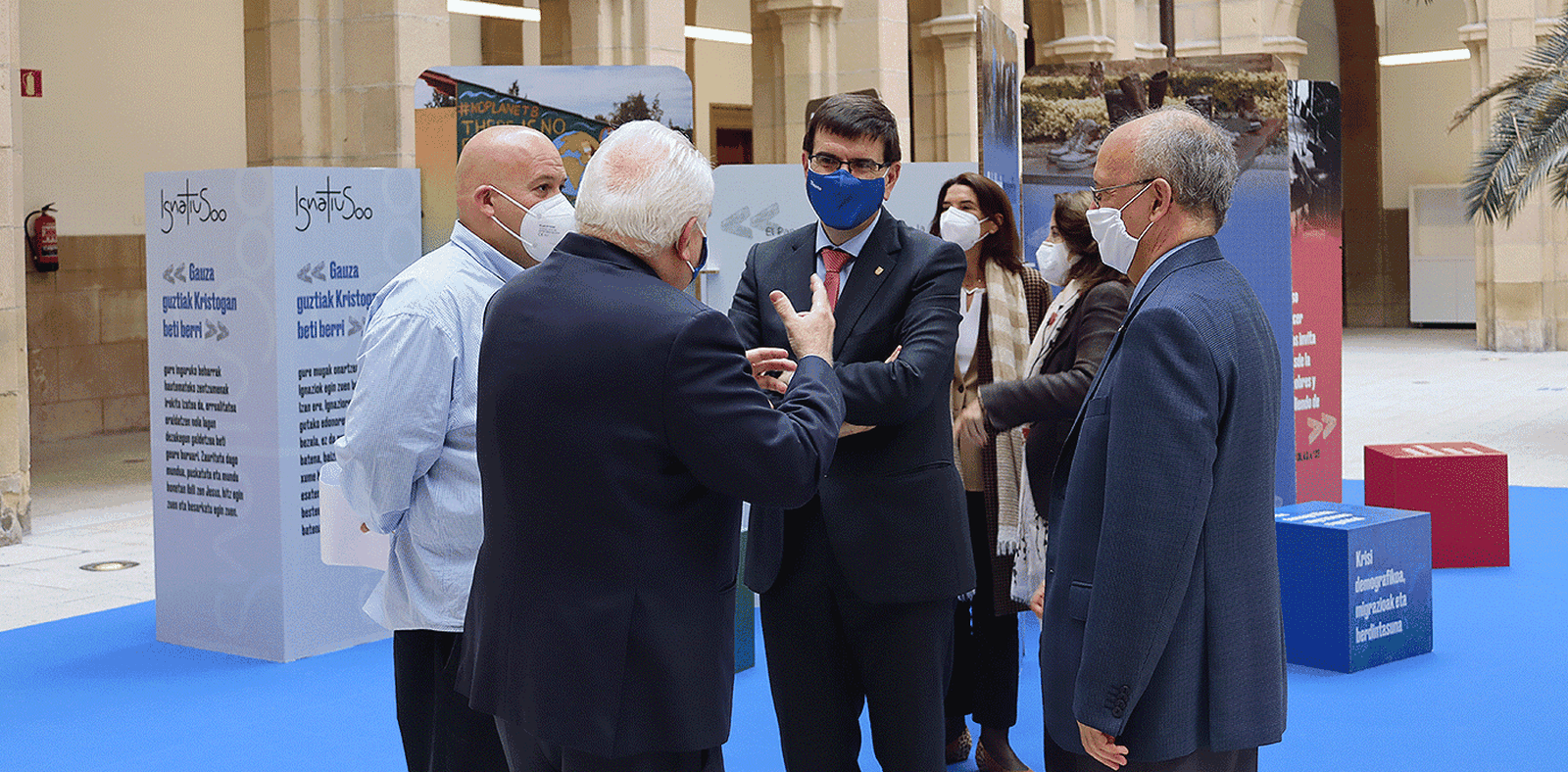 José María Guibert con otras autoridades académicas en la inauguración del Año Ignaciano