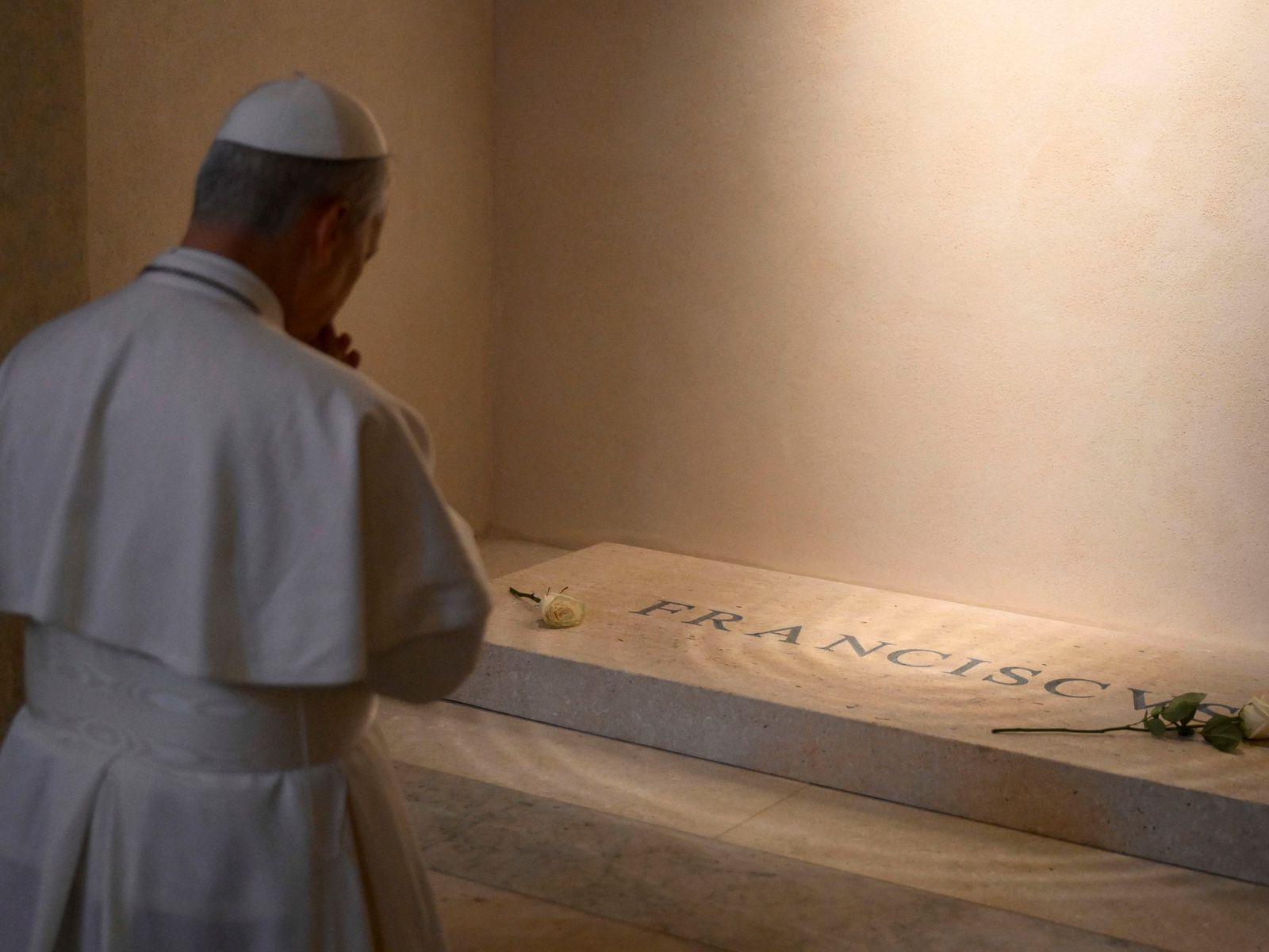 AwrN5gupP_2000x1500__1