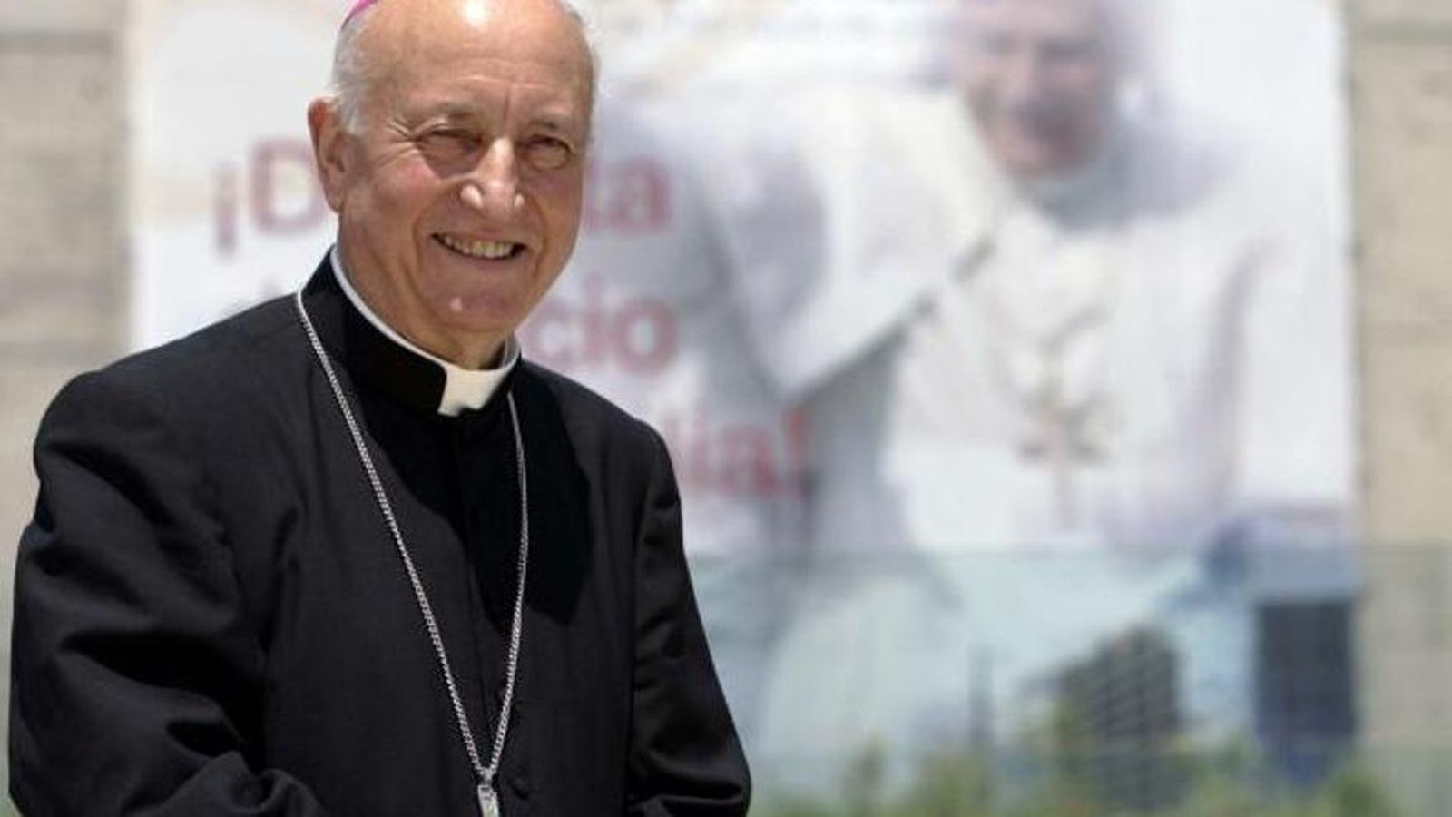 Agustín García-Gasco, durante la visita de Benedicto XVI a Valencia en 2006