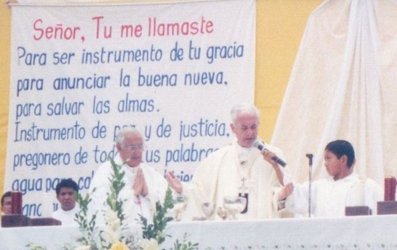 El padre Mariano Merchán, en una misa