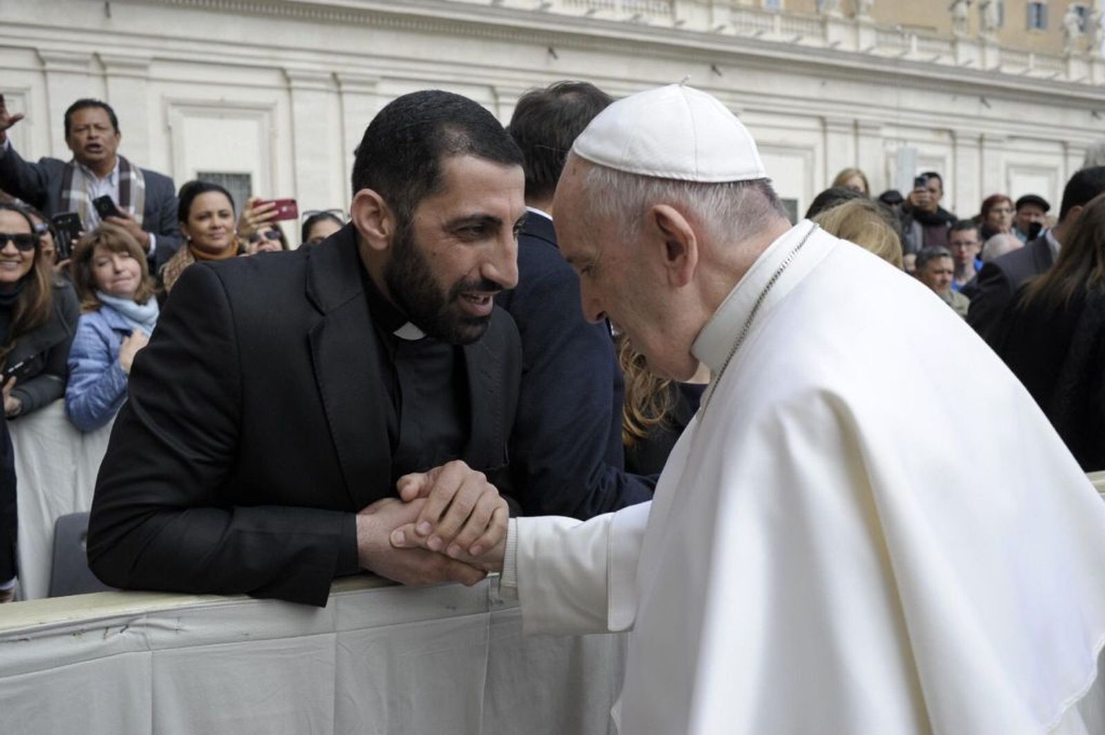Saludando a Francisco