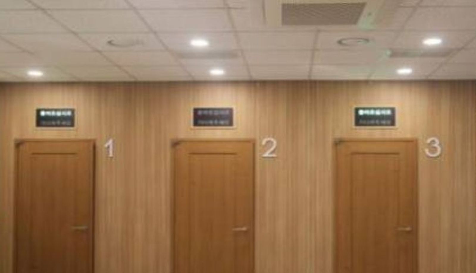 Confesionarios que protegen de la pandemia en Seúl