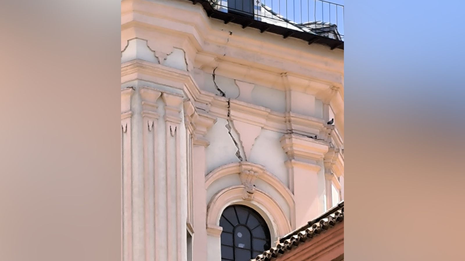 Daños en la Basílica de la Angustias, Granada