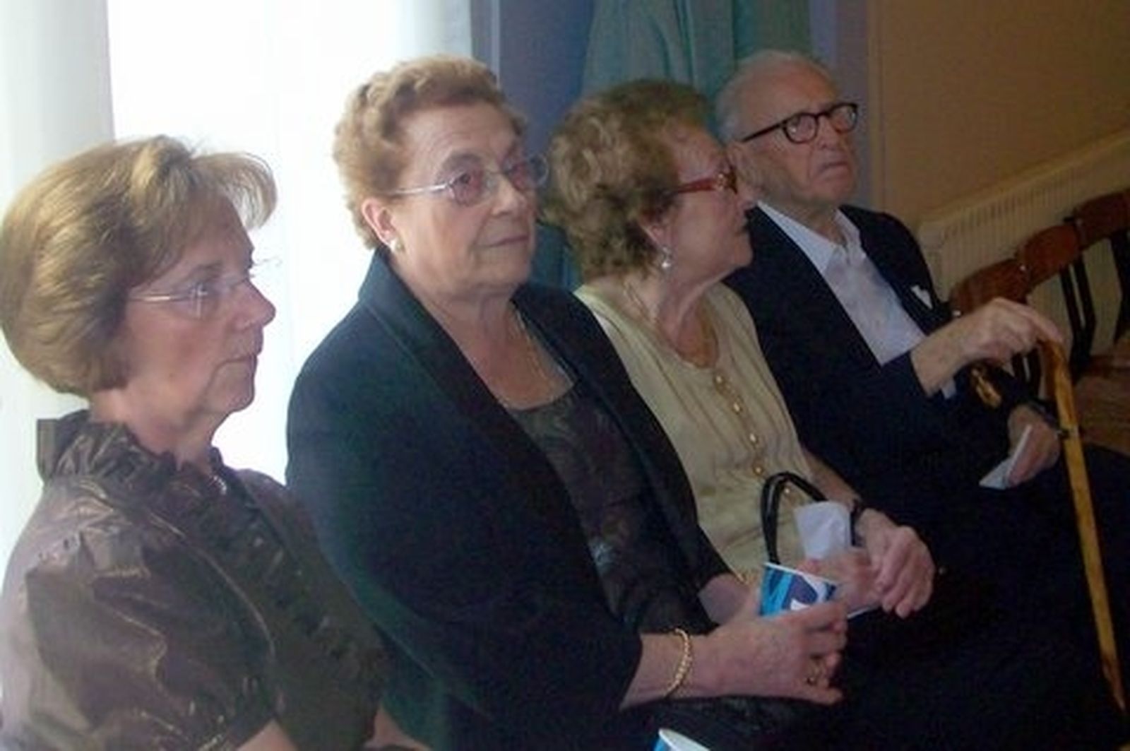 Mi tía con una prima y mis padres