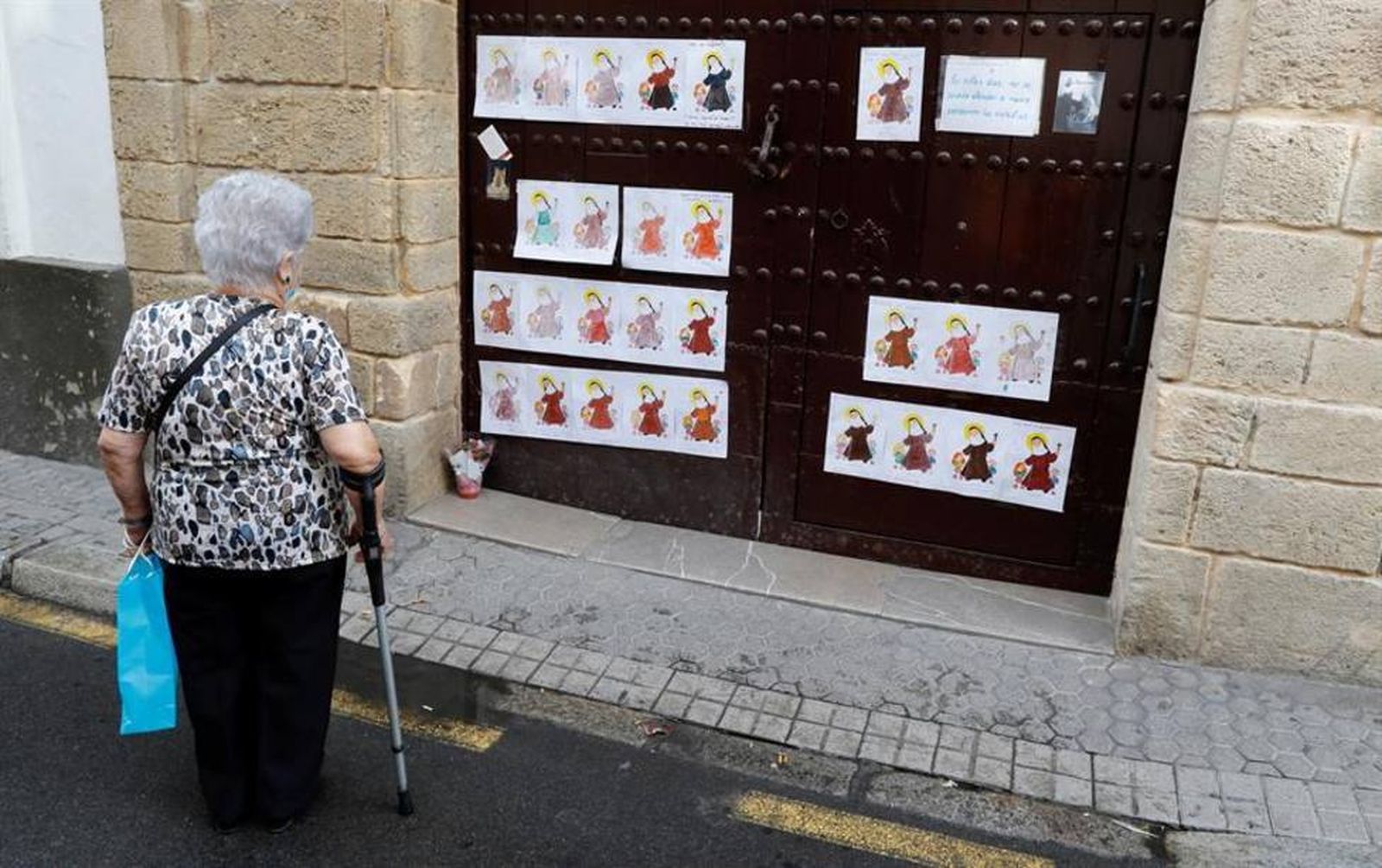 Los niños de Sevilla 'cuidan' a las 40 monjas de Sor Angela de Cruz contagiadas de coronavirus