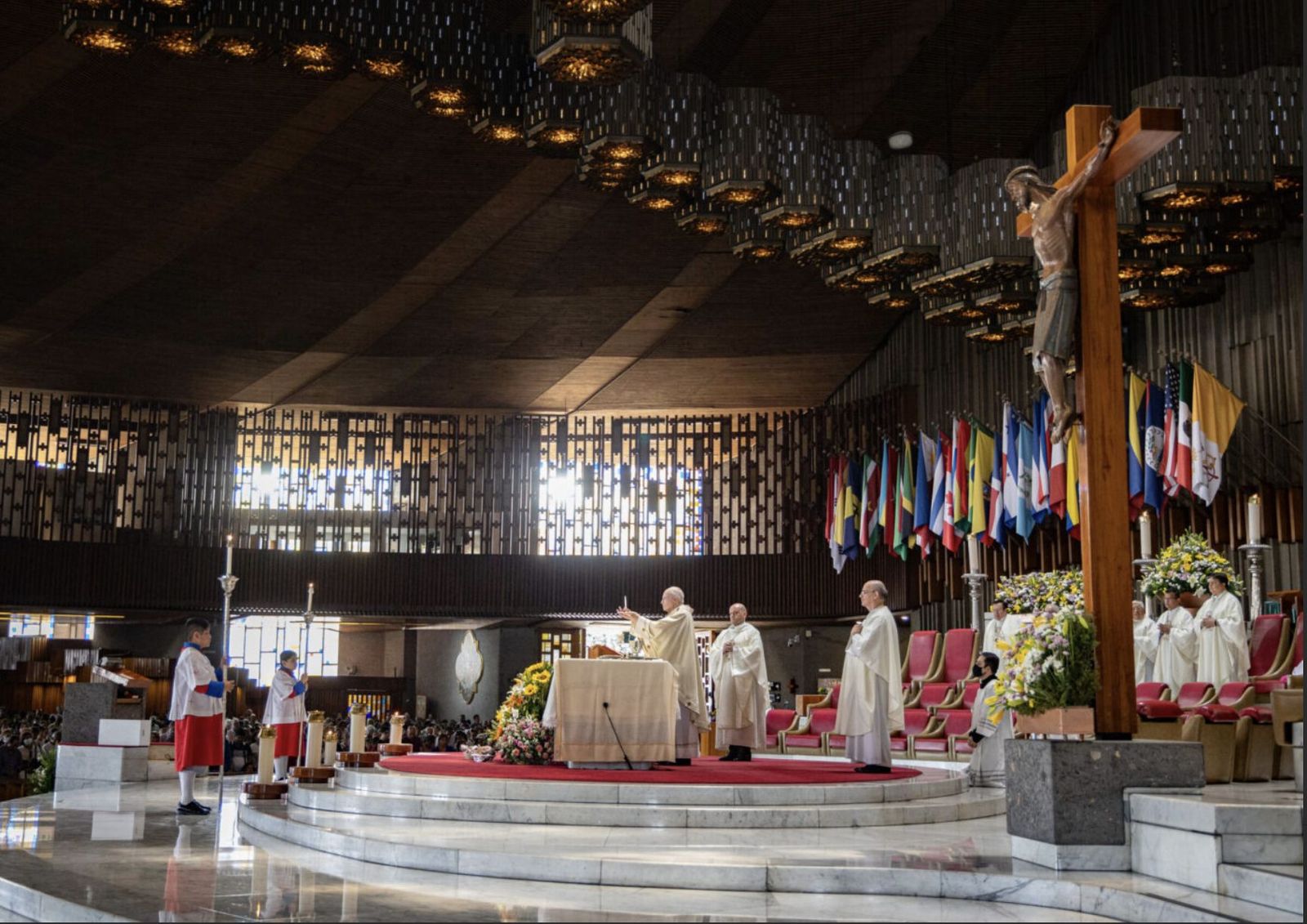 El cardenal Aguiar en un momento de la ceremonia