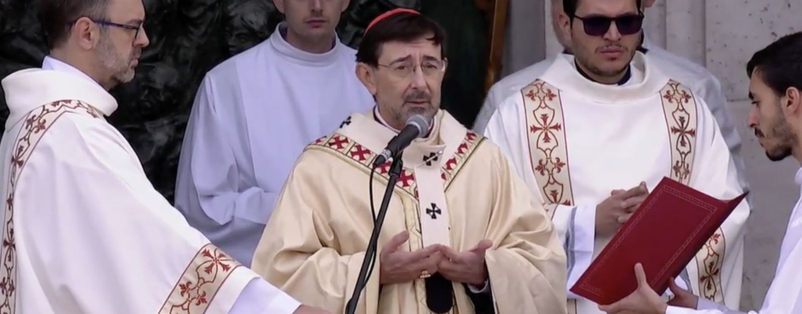 Cobo, en la explanada de La Almudena