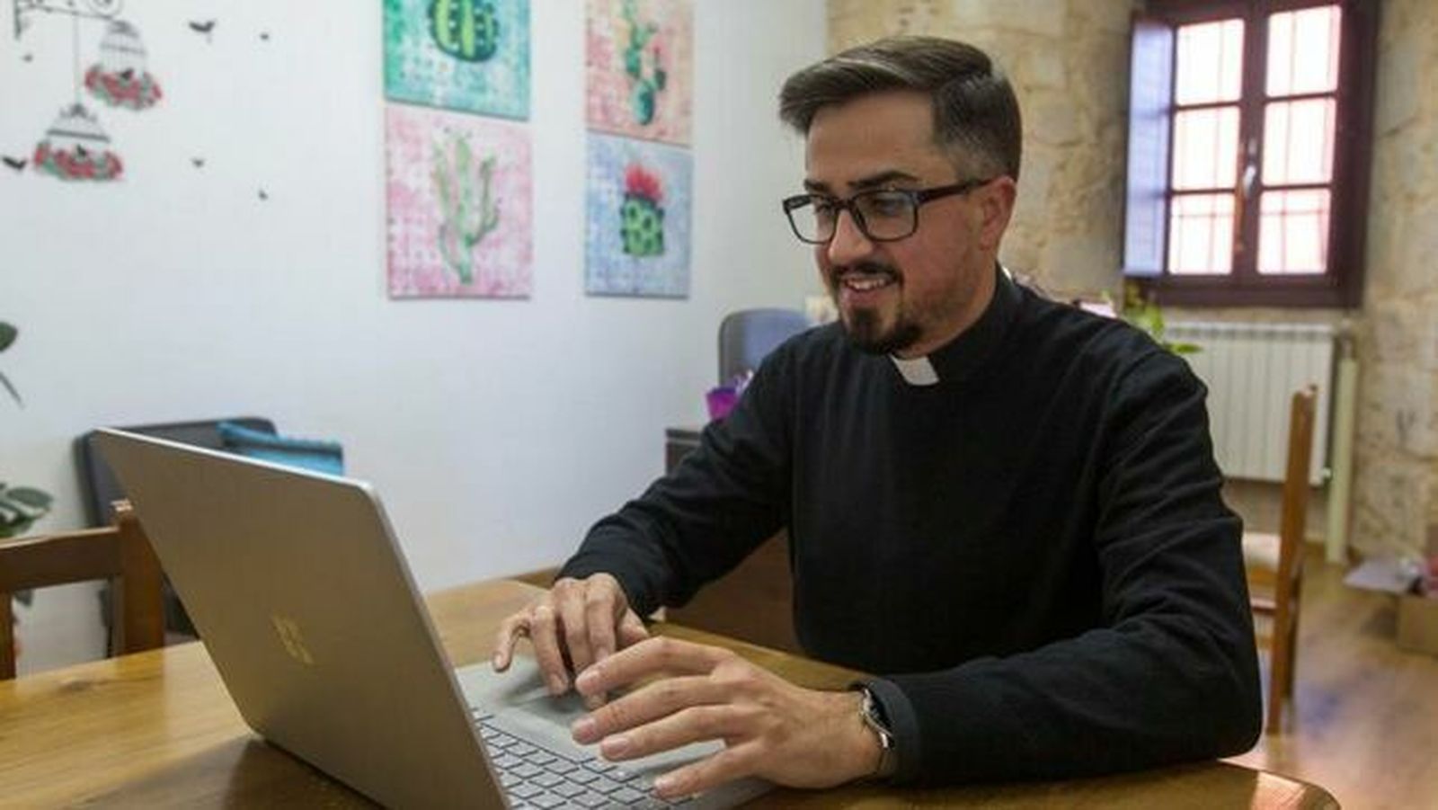 Florentino Pérez: el cura instagramer que invita a "comer como un cura"