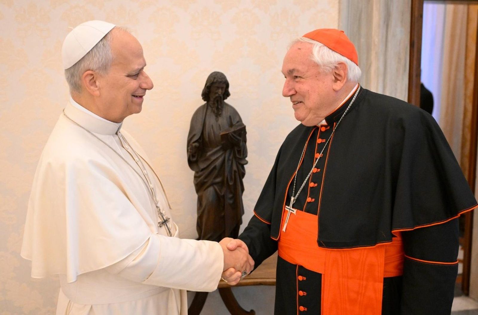 El cardenal Jean-Marc Aveline con León XIV