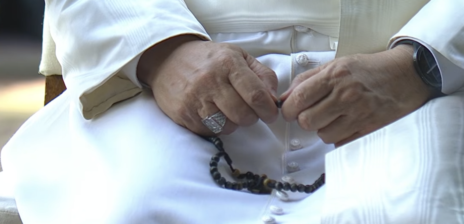 El rosario del Papa por la paz