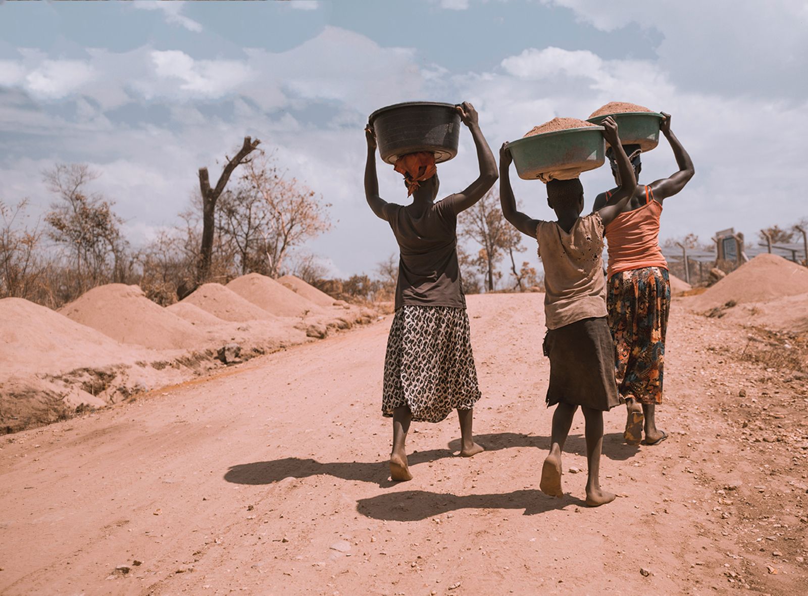 Mujeres y jóvenes africanas