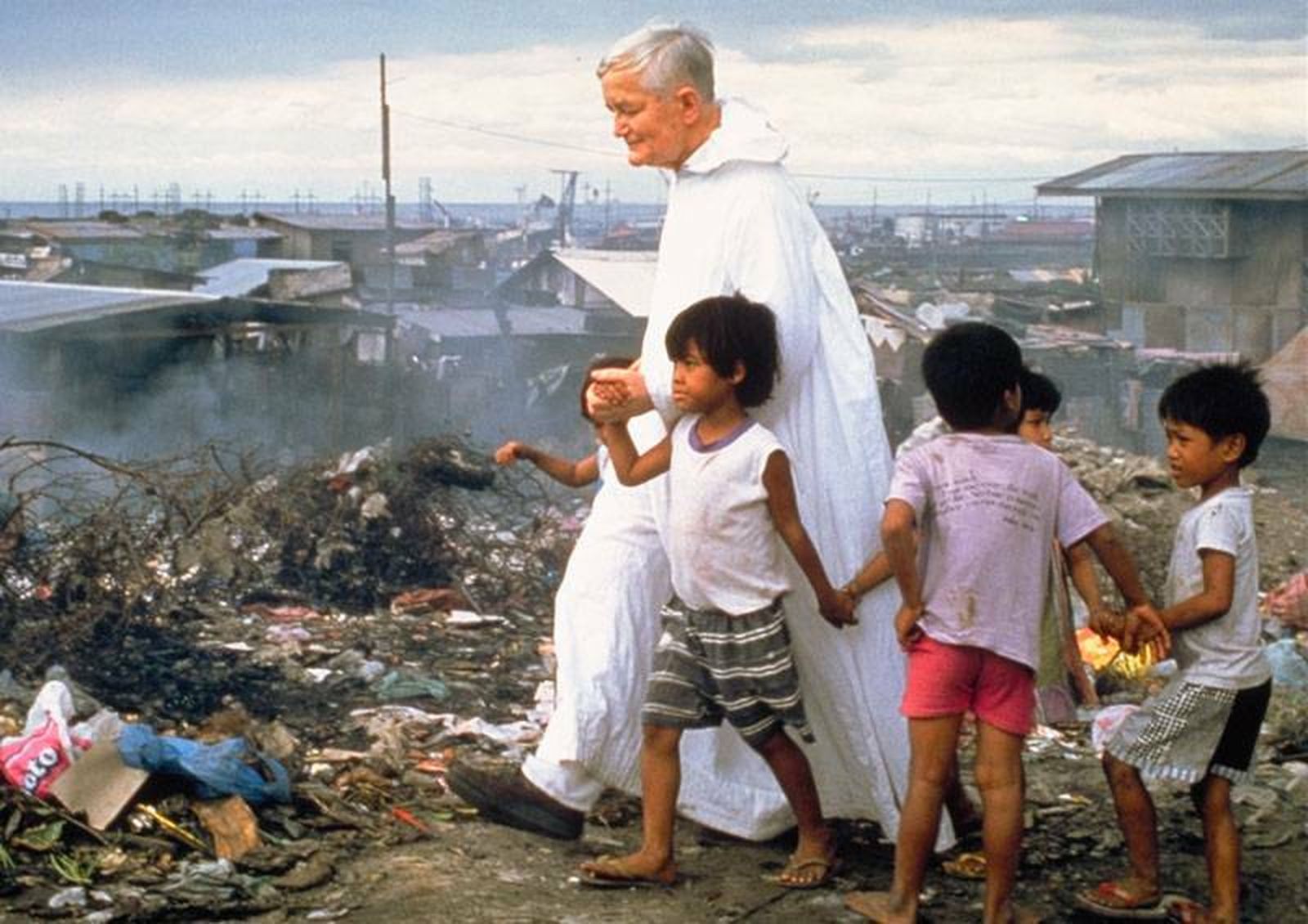 Roger con los pobres