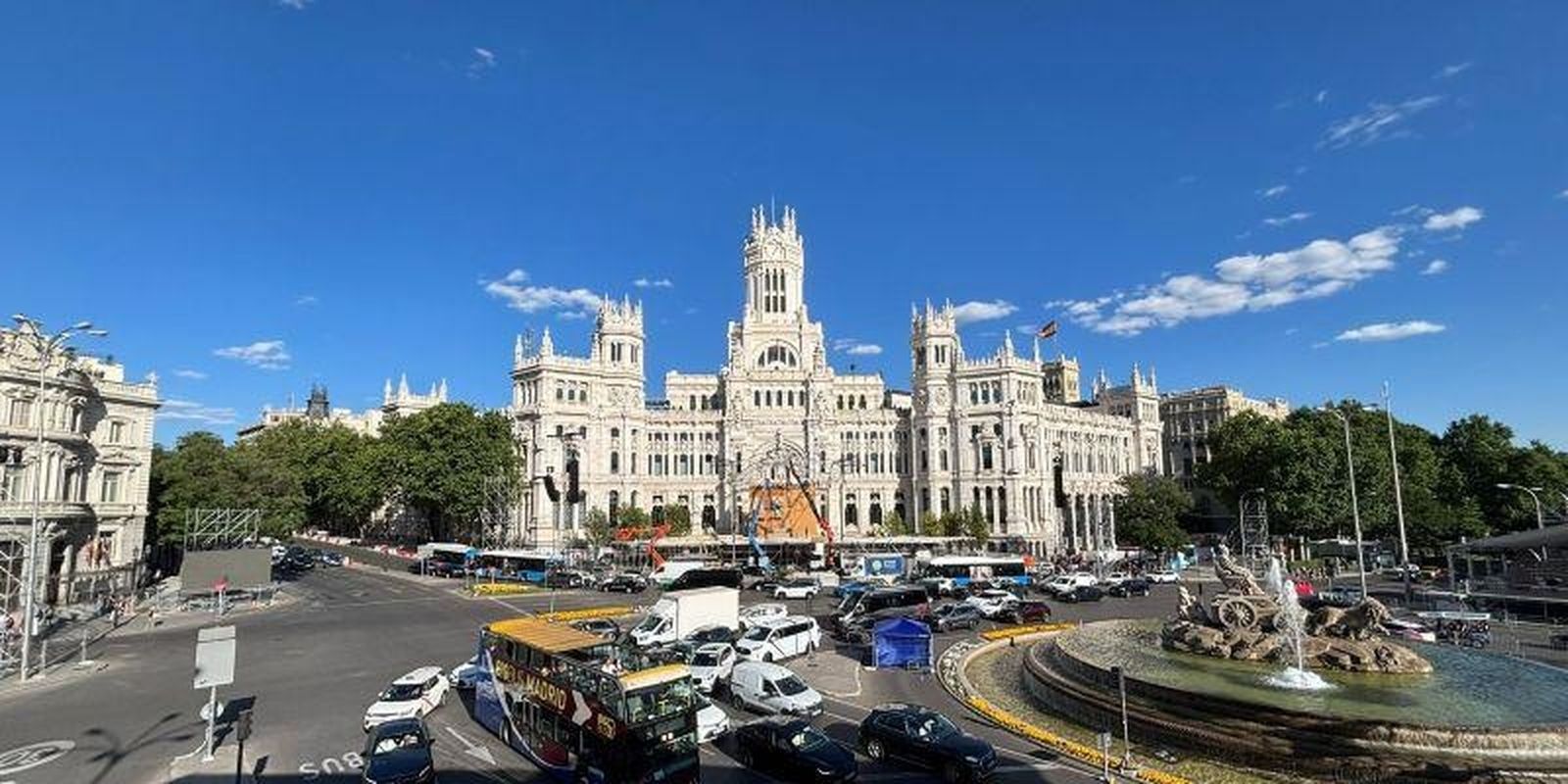 Trabajos de montaje en Madrid para la visita el Papa
