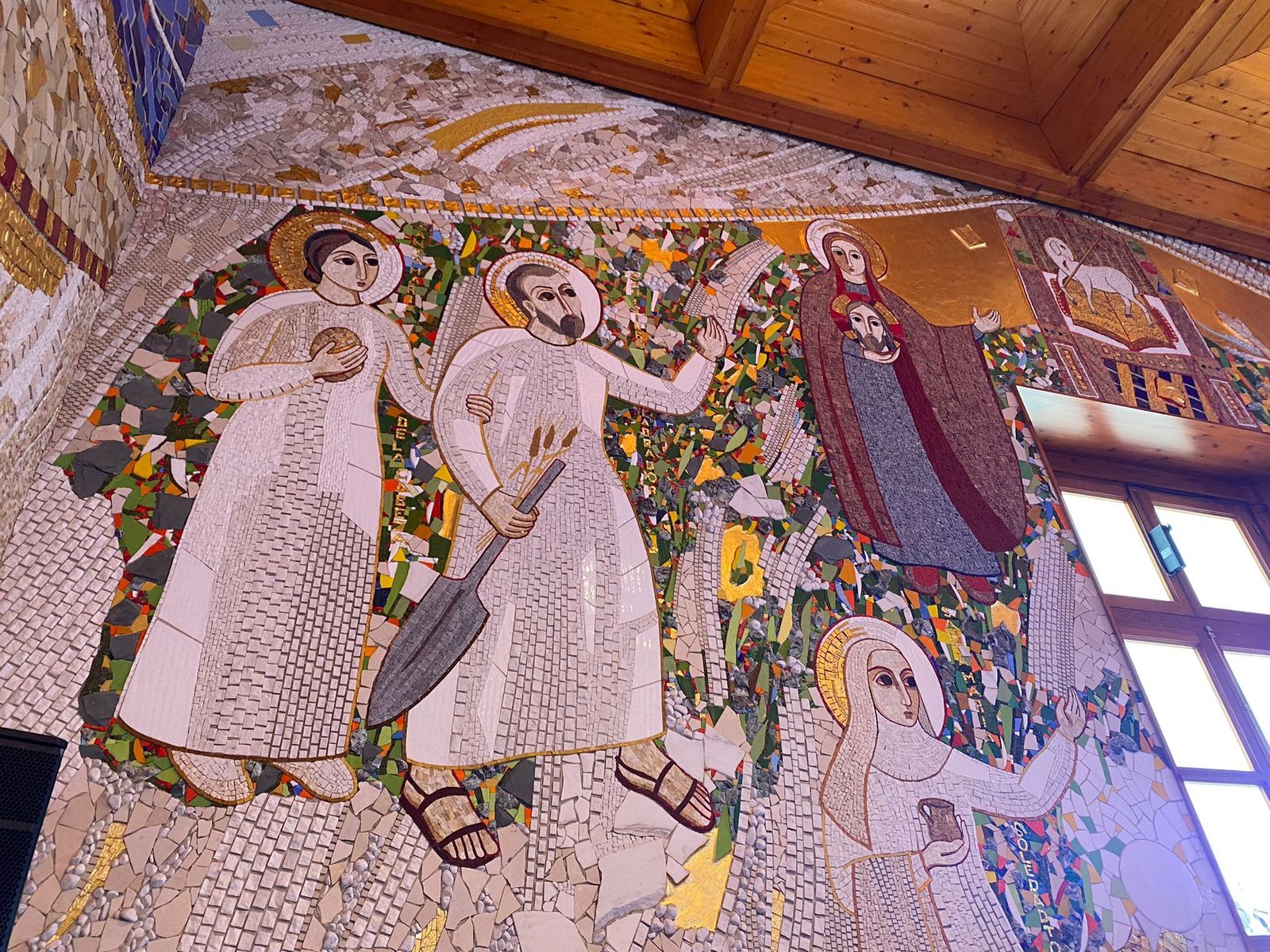 San Isidro y Santa María de la Cabeza, en los murales de Rupnik
