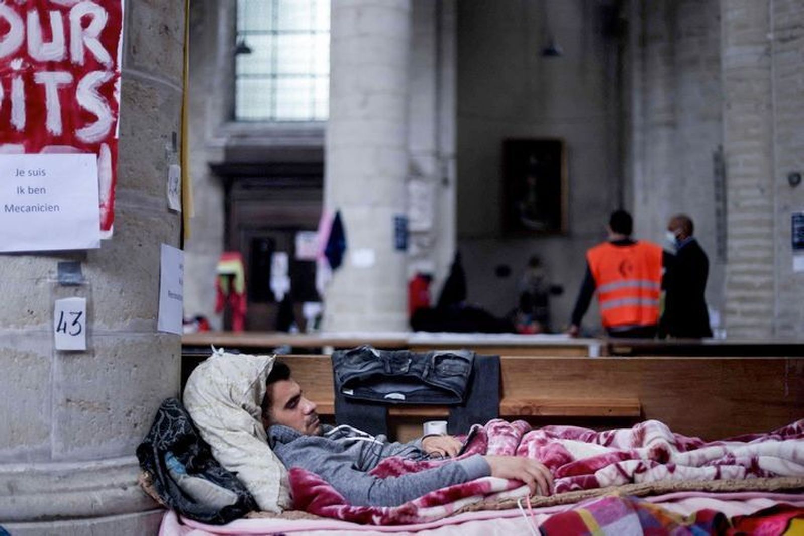 Los 450 inmigrantes refugiados en una iglesia de Bruselas no son "ciudadanos fantasma"