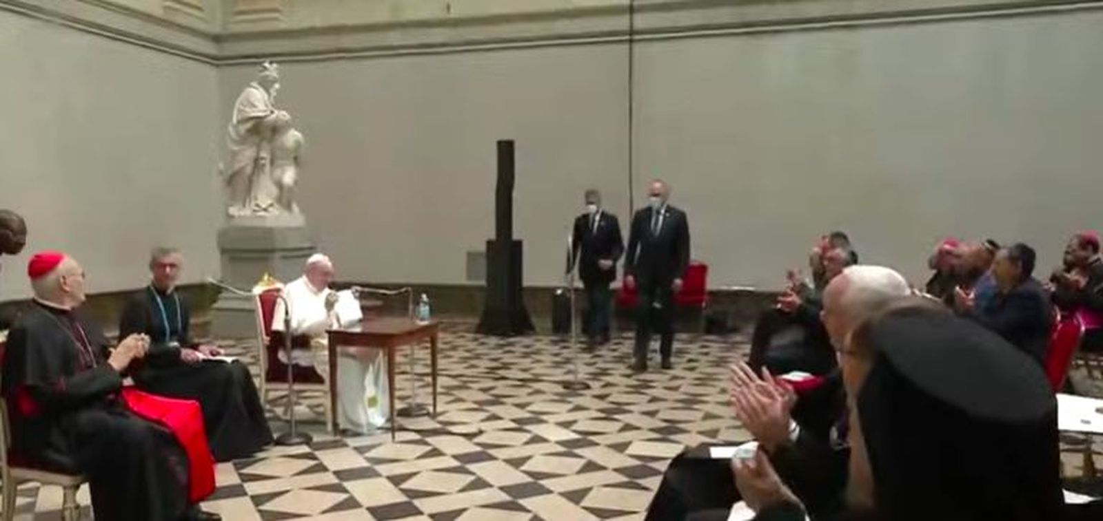 Francisco concluye su discurso