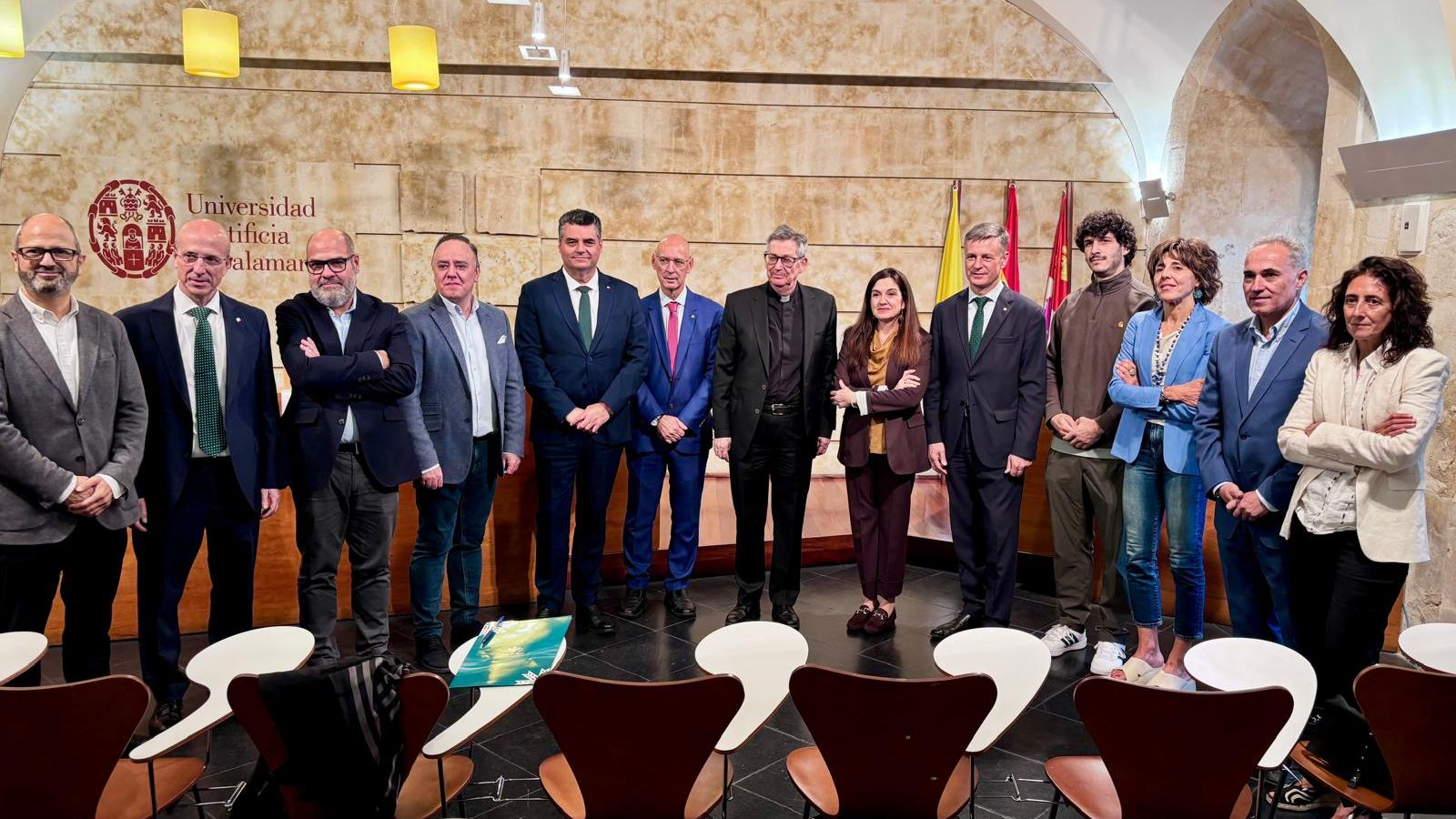 Creación de la Cátedra GastroCom: Comunicación, Gastronomía y Cultura para el Desarrollo Rural. Foto de familia.
