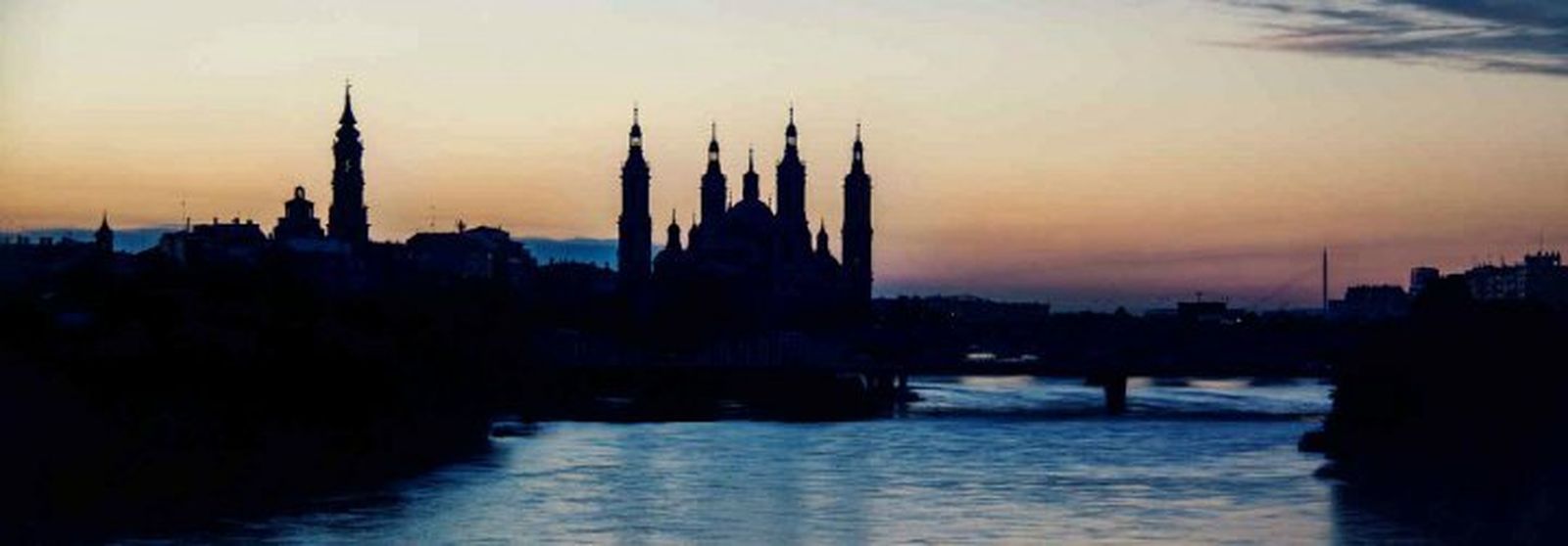 Anochecer en la Seo de Zaragoza