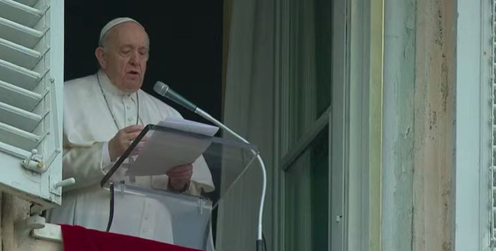 El Papa, durante el rezo del Angelus