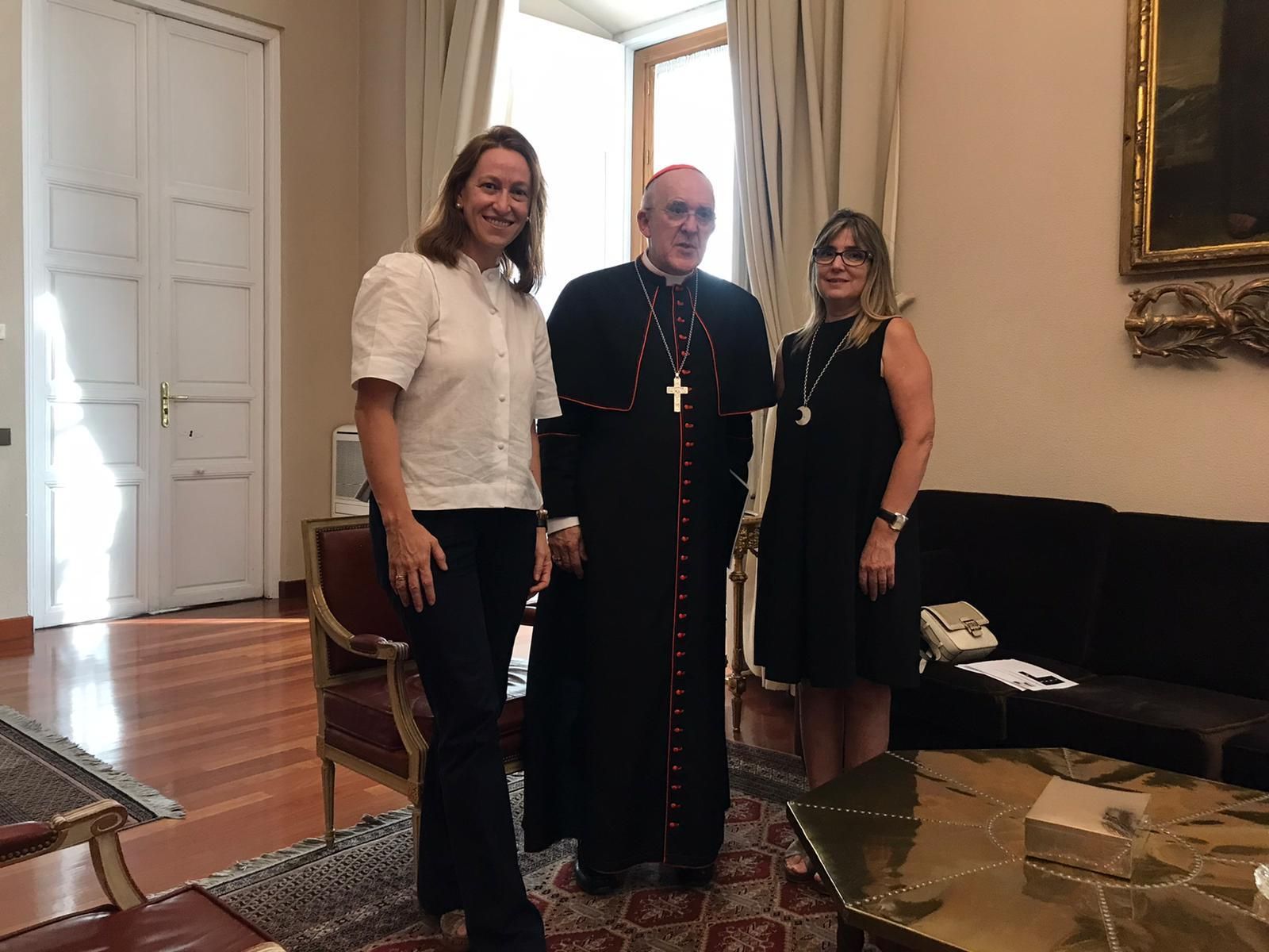 Osoro, con Ana Cuevas y Letizia de la Hoz