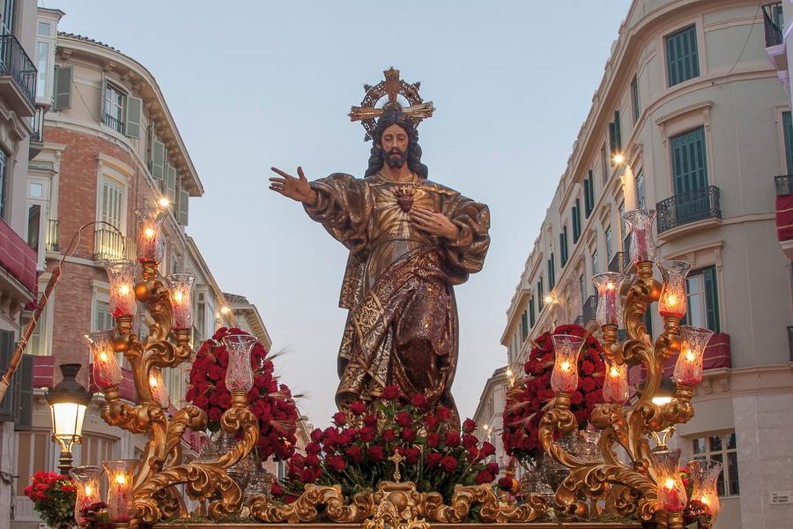 El Corazón de Jesús, centro del mundo.