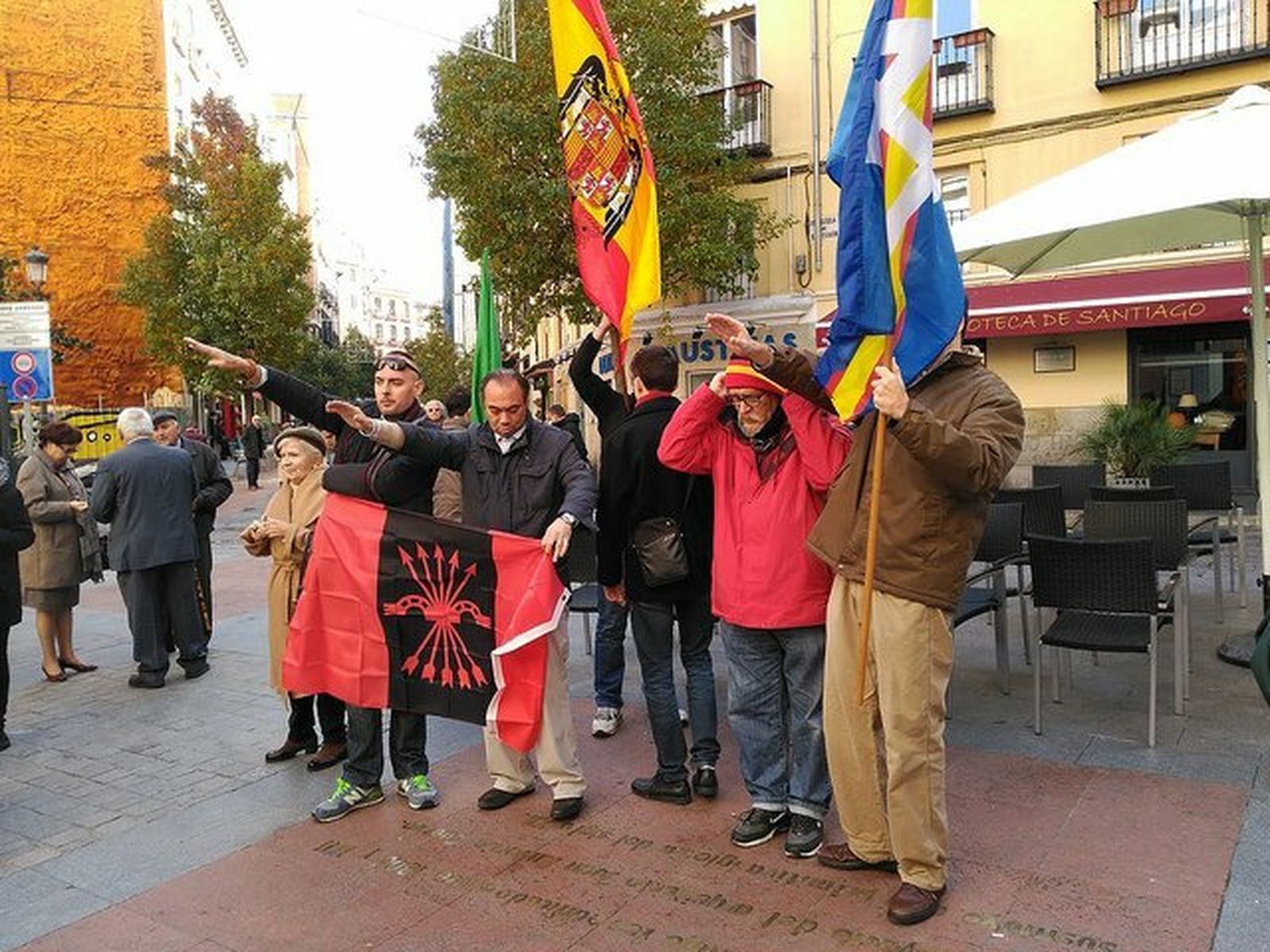 Exaltación del fascismo en la Plaza de Santiago de Madrid