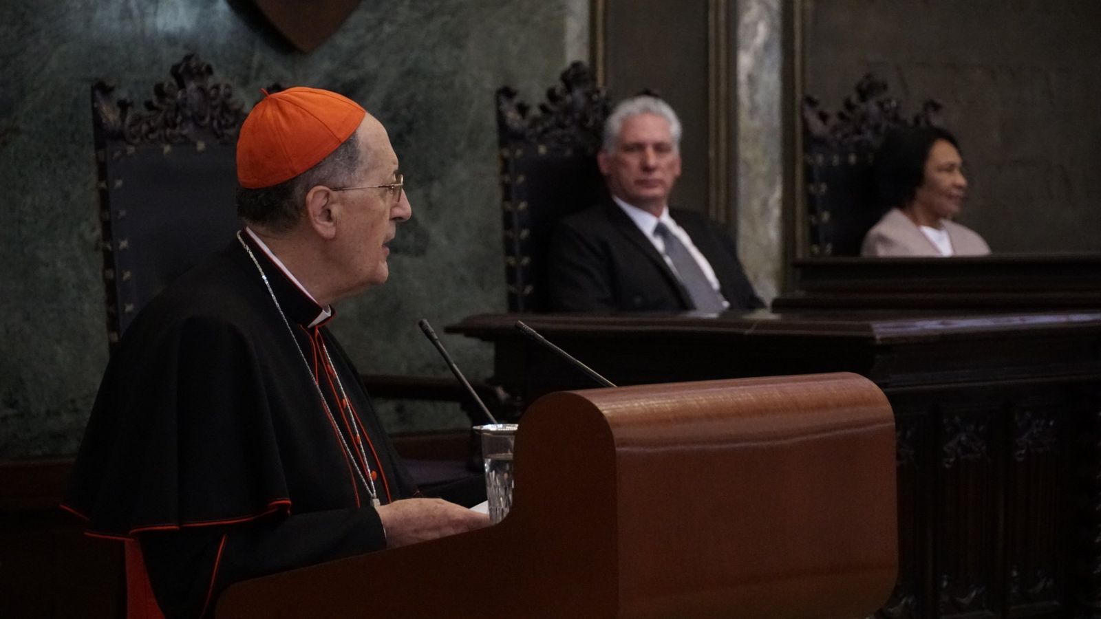 El cardenal Stella, con Díaz Canel