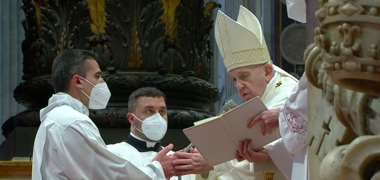 Ordenación de uno de los nuevos clérigos de Roma