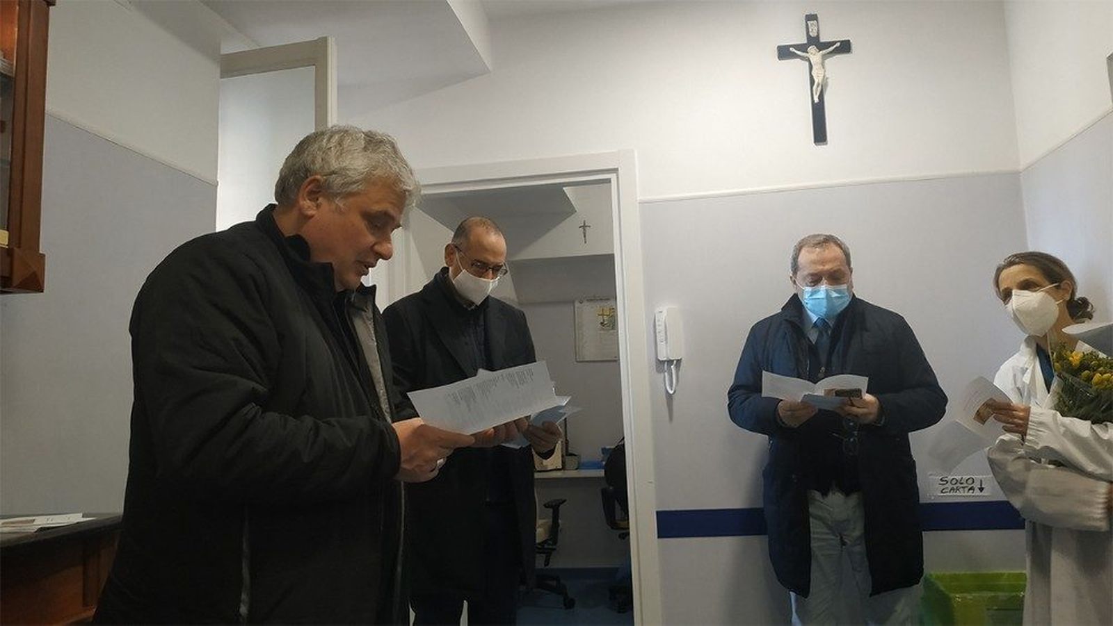 Bendición en el ambulatorio del Papa, en la columnata de San Pedro, en el Vaticano