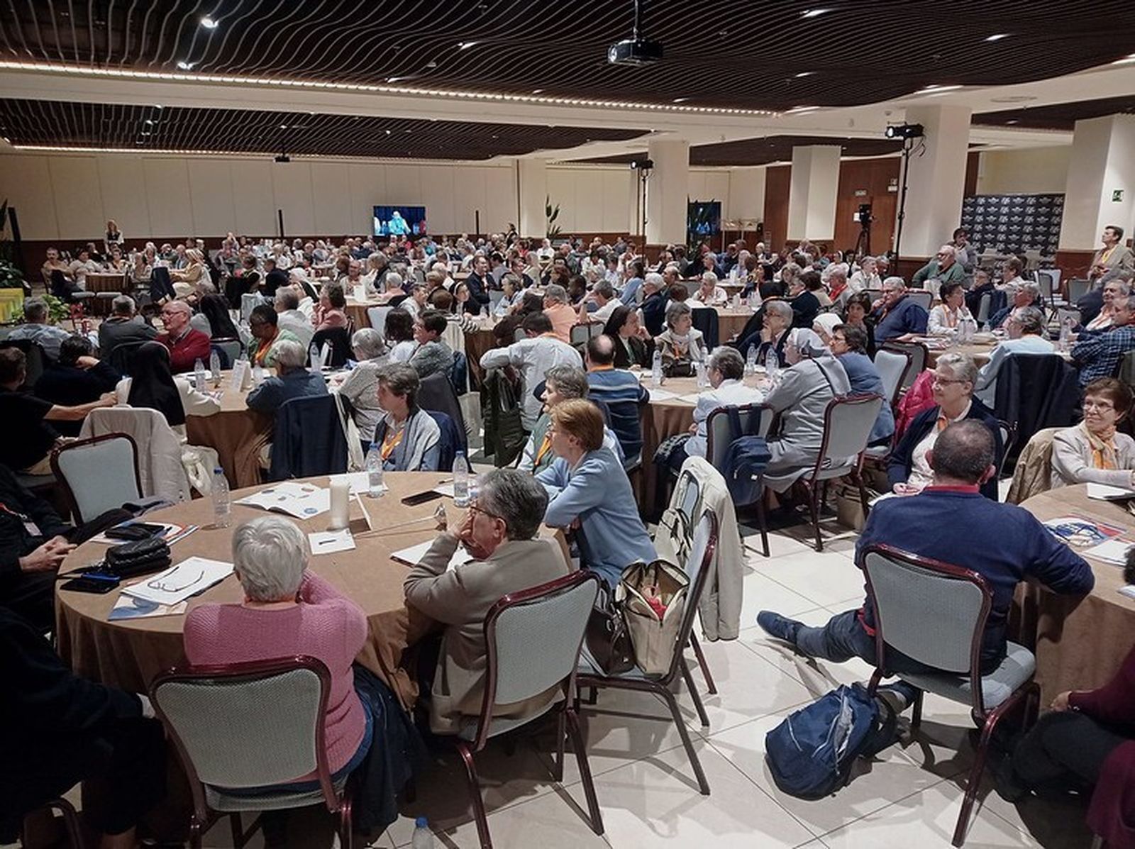 Una asamblea general en 'estilo sinodal'