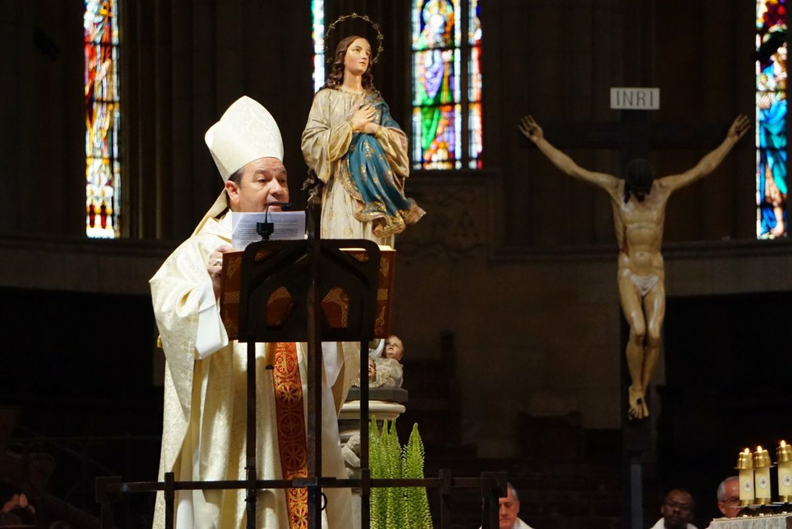 Elizalde, en la misa del Corpus en Vitoria