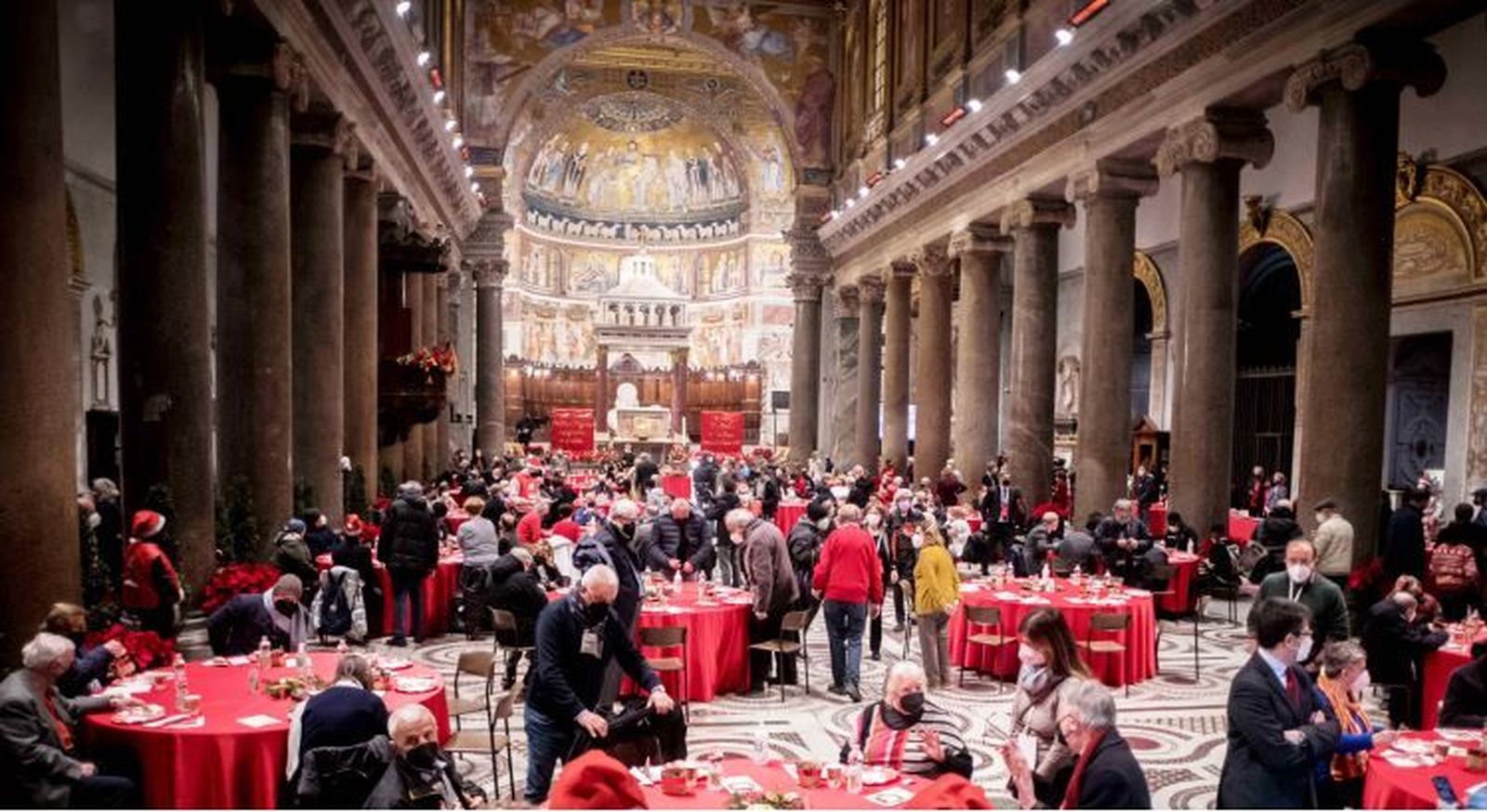La comunidad celebra con los más necesitados