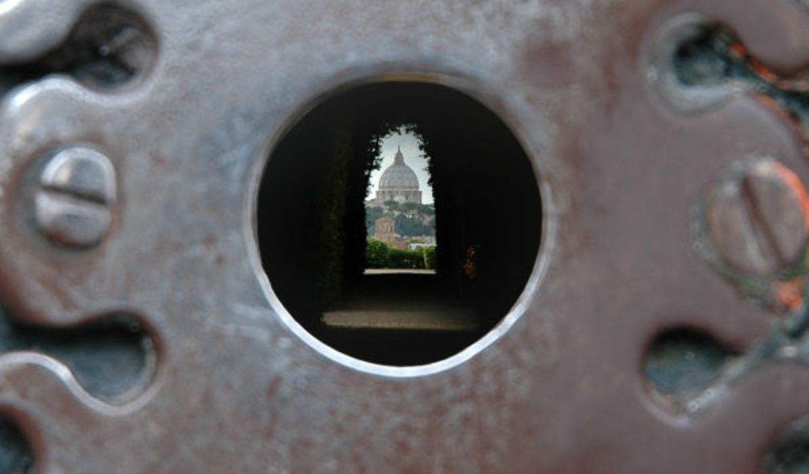 El Vaticano visto desde una cerradura