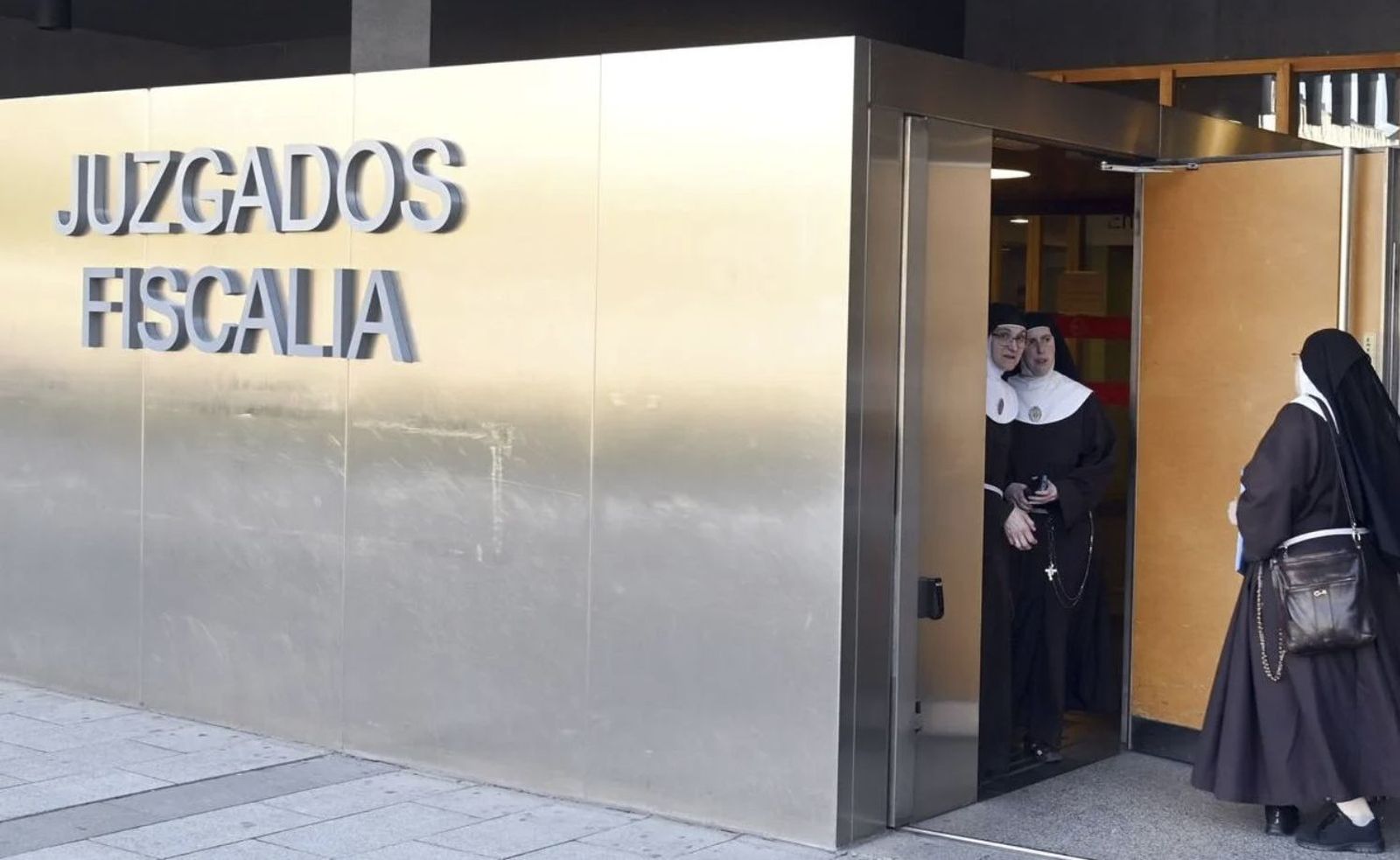 Exclarisas, en el juzgado