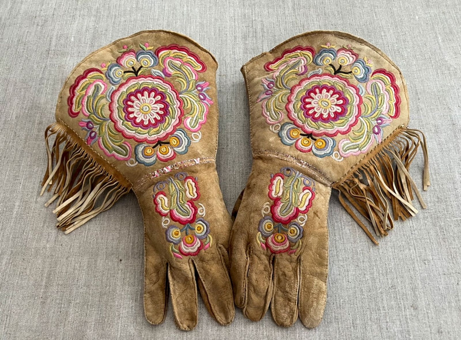 Guanteletes siglo XIX