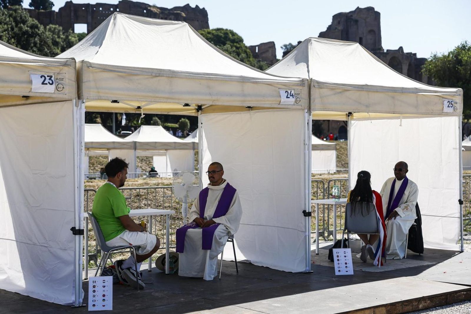 Confesiones en el Día de la Penitencia por el Jubileo de la Juventud